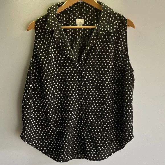 Polka Dot Sleeveless Blouse - Black and White - Picture 1 of 7